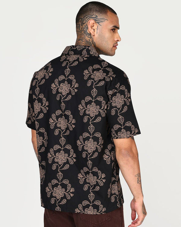 Zaqual Men's Black Floral Printed Casual Cotton Blend Half Sleeve Regular Fit Shirt
